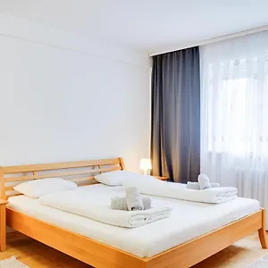 https://traumhafte-garconniere-fur-2.ischgl-hotels.net